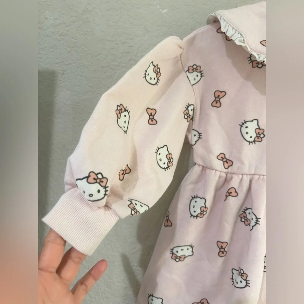 Hello kitty PRINTED SWEATSHIRT DRESS size 5/6 good condition